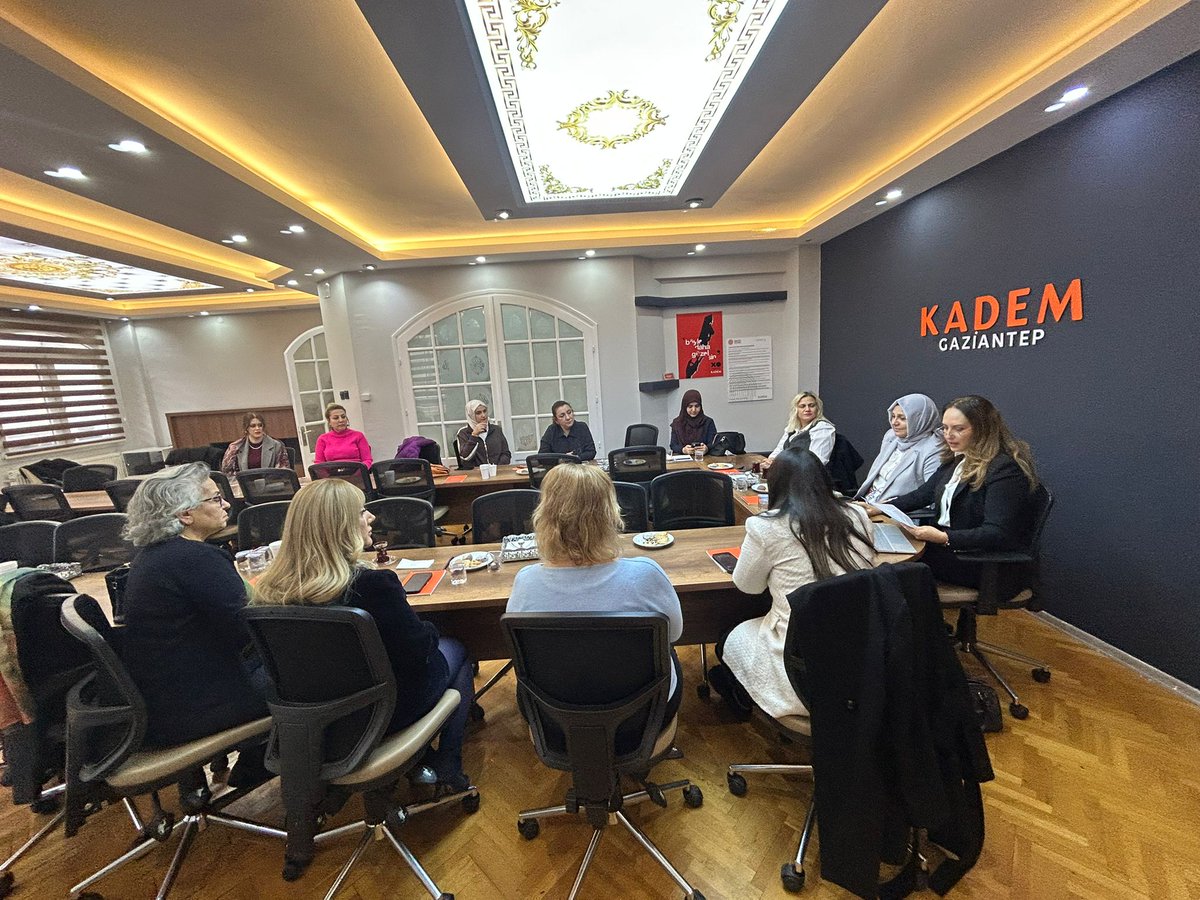 Aile İçi İletişim Söyleşimizi Gerçekleştirdik 🧡

Uzman Aile Danışmanı Dilek AVUK tarafından gerçekleştirilen Aile İçi İletişim söyleşimizde; güçlü aile bağlarının, sağlıklı iletişimle nasıl inşa edildiğini konuştuk.