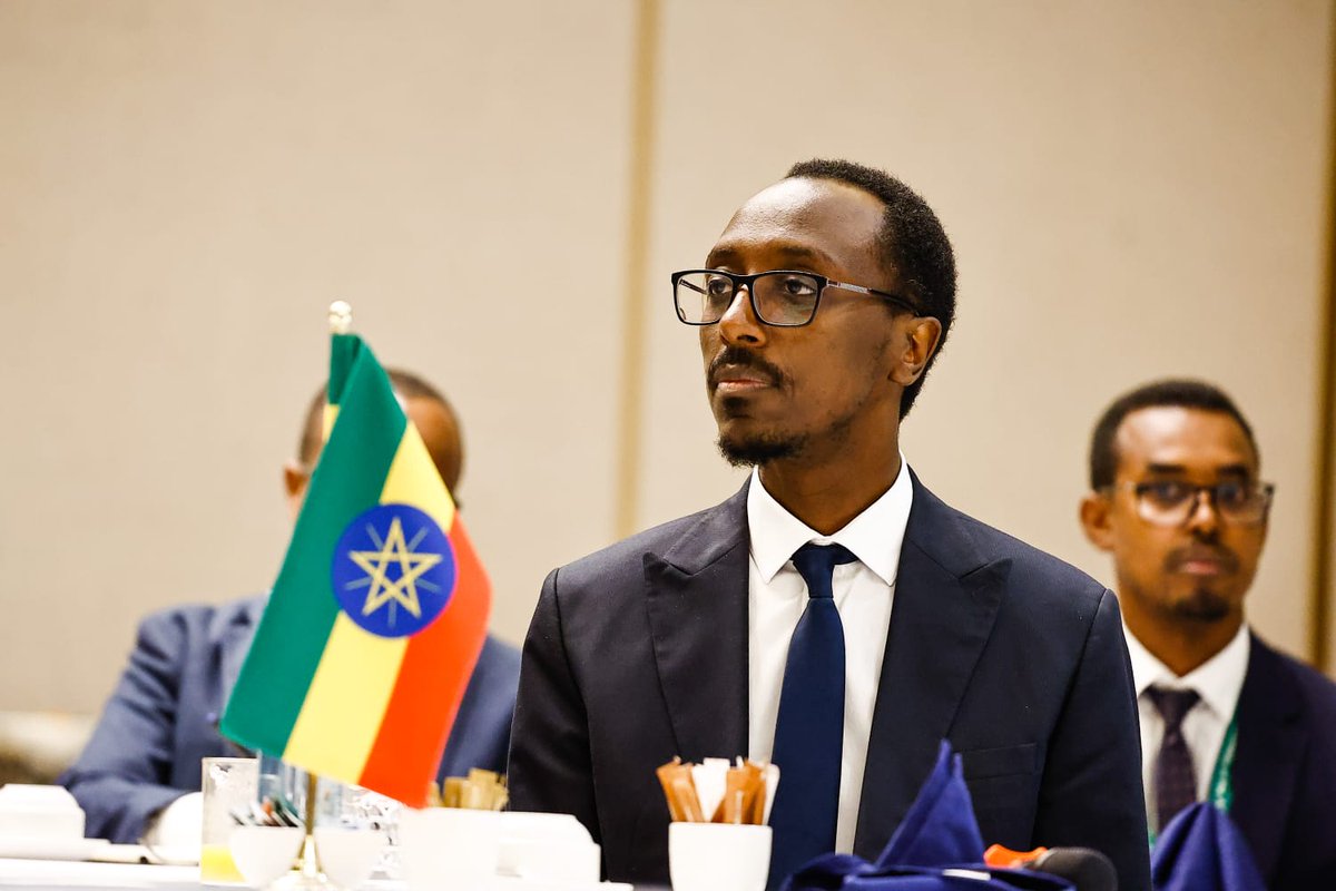 MFAEthiopia's tweet photo. Foreign Minister @GHessebon hosted a productive breakfast meeting today with Foreign Ministers from the ratifying states of the Agreement on the Nile River Basin Cooperative framework (#CFA).

The gathering brought together Foreign Ministers from #Ethiopia, #Kenya, #Rwanda, #Tanzania, #Uganda, #Burundi and #SouthSudan. Discussions centered on practical steps to expedite the full operationalization of the Agreement and the establishment of the Nile River Basin Commission (NRBC).

The Ministers reaffirmed their shared commitment to the principles of equitable and reasonable utilization of Nile waters, as enshrined in the CFA. They underscored that cooperation remains to be a necessity to ensure an equitable and reasonable management and utilization of this shared water resource. 

Furthermore, the meeting highlighted progresses achieved since the entry into force of the CFA and expressed their commitment to ensure the successful completion of the formation of institutional setup.