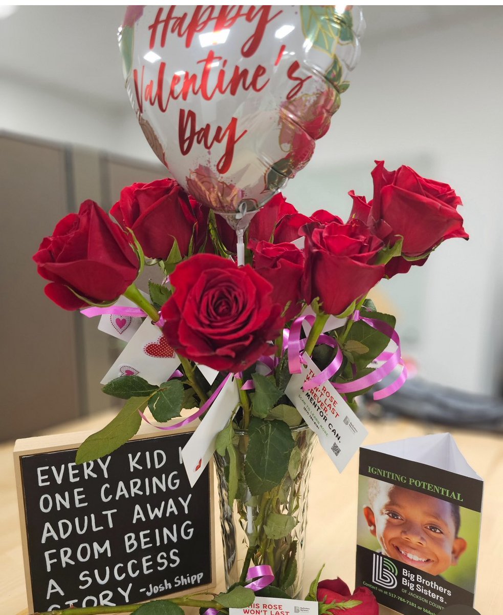 Tony Hollow tweet media