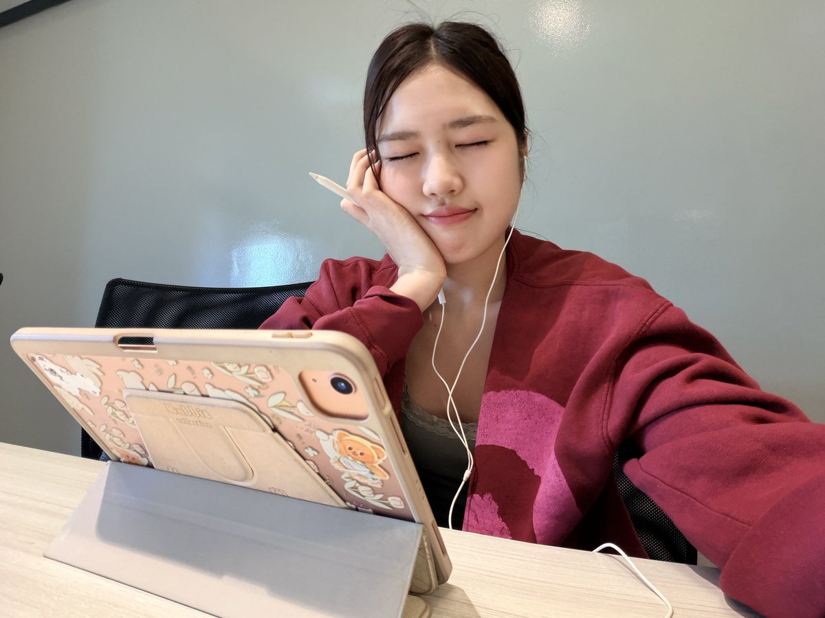 Susu on midterms!! 😴