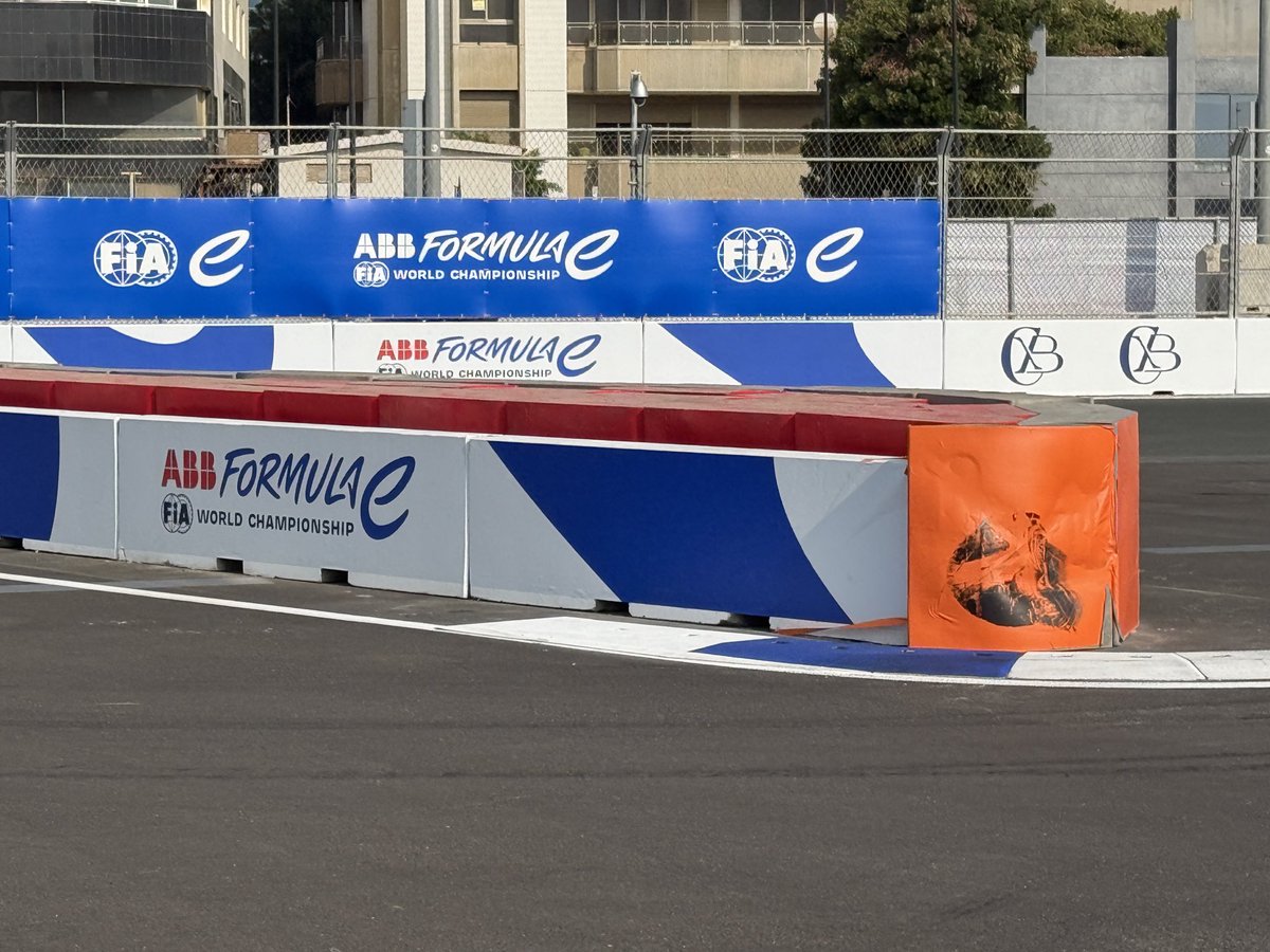 現在の気温は30℃☀️
予選のグループセッションは、こちらから。

ROWさんがミスっちゃった後が…🌀

#FormulaE #JeddahEPrix #fejp