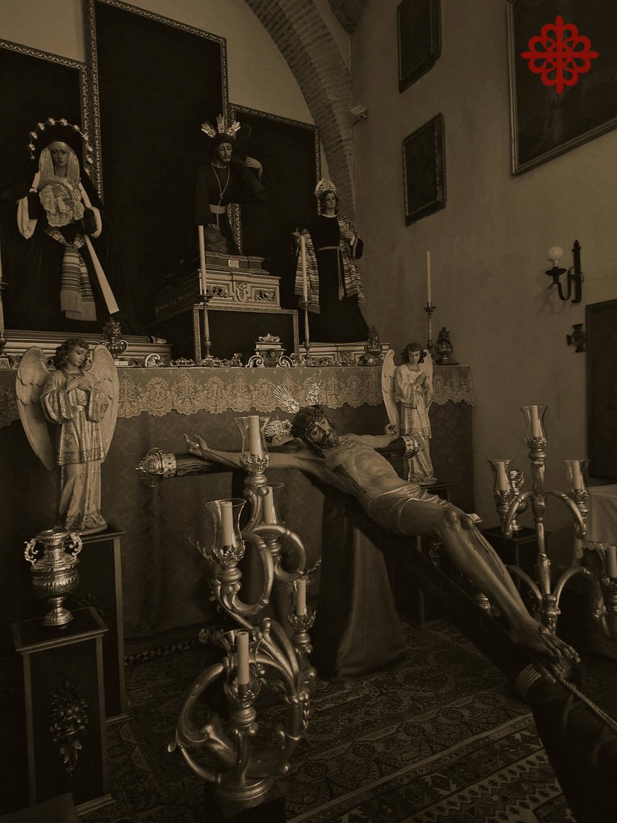 🔴 Ya se encuentra nuestro sagrado titular, el Santísimo Cristo de la Clemencia, en su efímero aparato de culto preparado por el equipo de fabricanía, para el devoto besapié a nuestro Señor este fin de semana, los días 14 y 15 de febrero.

📷 Cofradía
#LaMagdalena