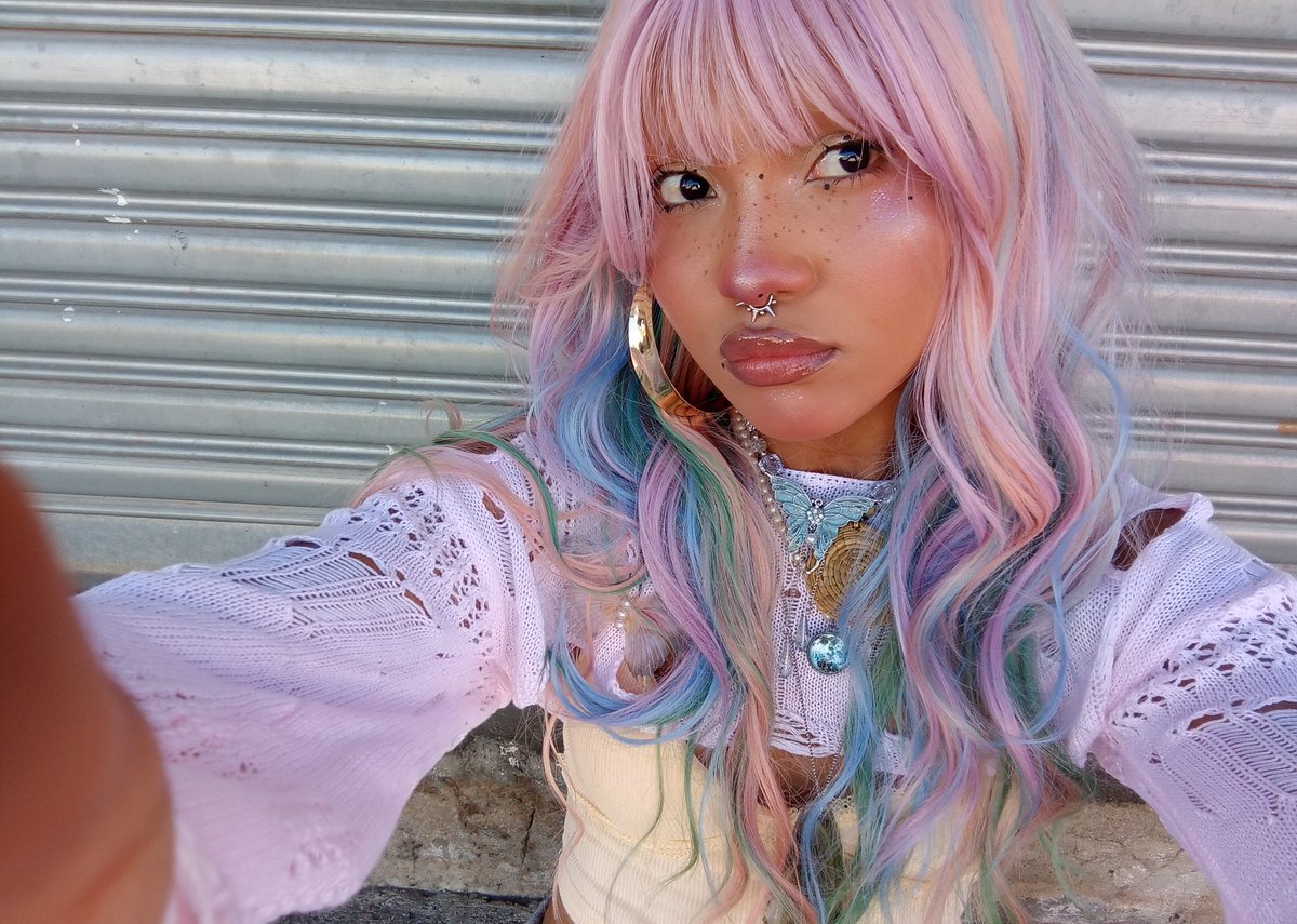 caroleta tweet media