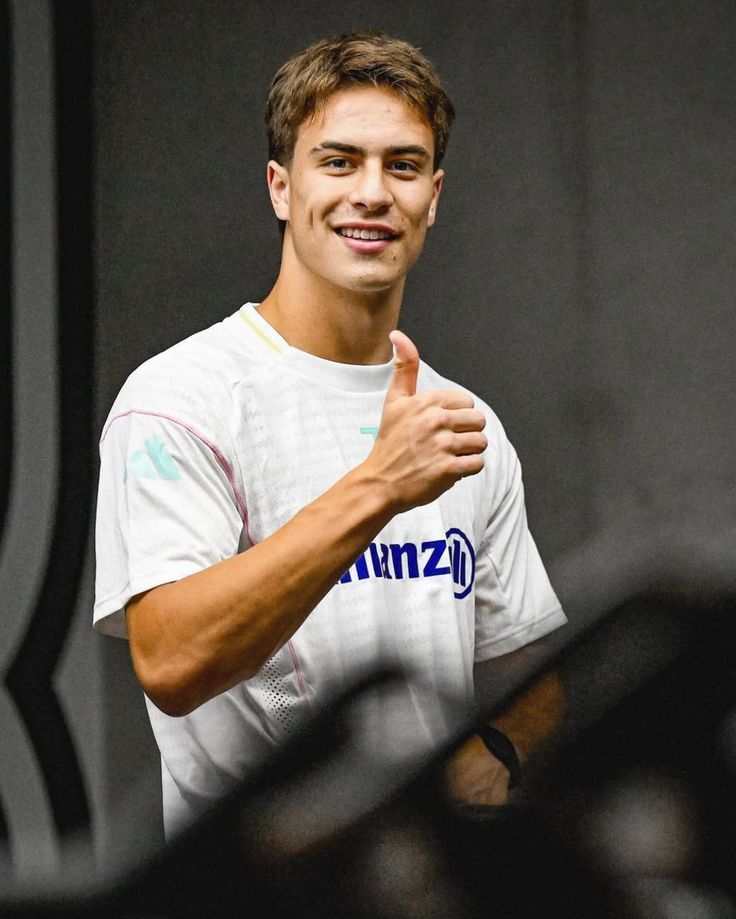 selfolssi ♤ tweet media