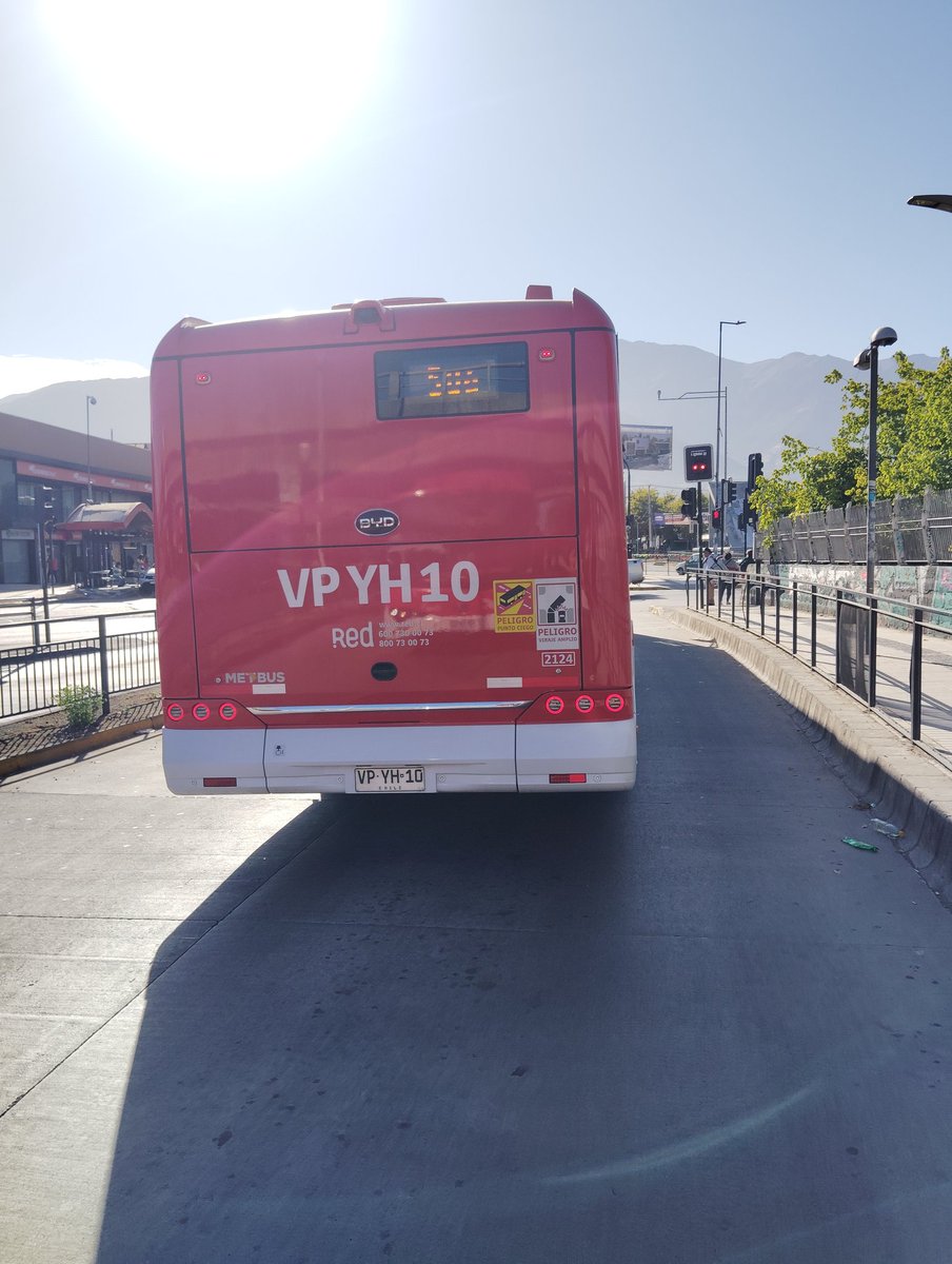 Carlos_Felo's tweet photo. VPYH10 506 de #Metbus avísenle a la tía OB que en la parada PD535 debe parar: ella no respetó la parada haciéndome perder el bus y tiempo. Con carta de amonestación @Red_Movilidad https://t.co/0LyGF8NCFr