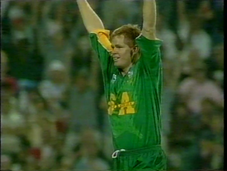 DarrenMordecai's tweet image. #February13
SOUTH AFRICA v ENGLAND 
ODI FINAL 
JOHANNESBURG 
FEBRUARY 13 2000
@nassercricket won the the toss and chose to field first...
-
@7polly7
@hershybru 
@jacqueskallis75 
@JontyRhodes8 
@markb46
@DGoughie 
@2AlanMullally
youtu.be/_UNTBPGPa9o?si… via @YouTube