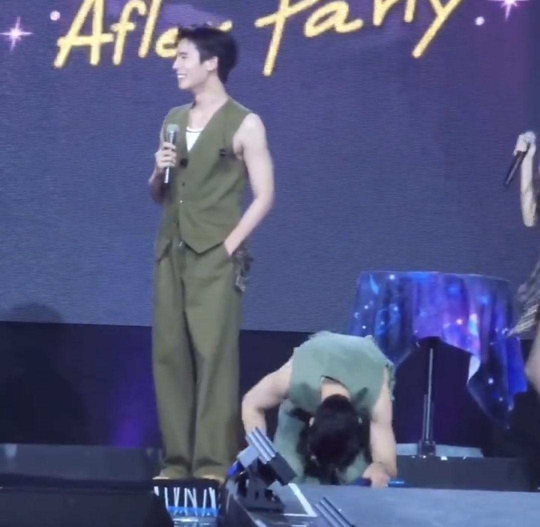 starsyjs's tweet image. just know that everytime you see SEA TAWINAN like this the reason is definitely JIMMYY JITARAPHOL 😭

JIMMYSEA X LIFTERGLAZE
#MaybellinexJimmySea