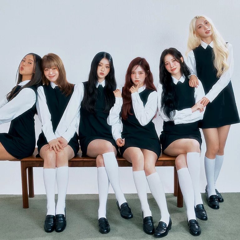 فرقة OH MY GIRL تستعد للعودة كفرقة كاملة خلال النصف الأول من هذا العام.

🔗m.entertain.naver.com/now/article/47…
