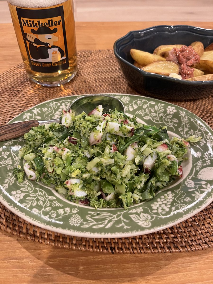 ←昨日(ノーマル)  今日(タコとにんにく追加＆塩多め)→
どっちも美味しいけど今日のがよりお酒のつまみとして最高すぎる〜！！！タコの歯応えが加わって…BIG LOVE！！！！❤️