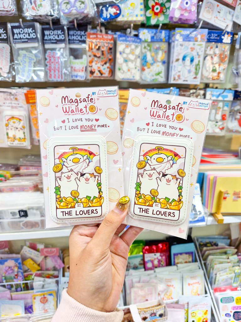 ifstore_art's tweet photo. ⭐️⭐️ NEW ARRIVAL ⭐️⭐️

กระเป๋าใส่บัตรแม่เหล็กลายไพ่ The Lovers ราคา 390 บาท
พวงกุญแจ ลาย Lenti Love Love ราคา 129 บาท

สินค้าออกแบบโดย��ิลปิน @manud_mn

🚛💨 สินค้าพร้อมจำหน่ายแล้ววันนี้
Online | จิ้มลิงค์ด้านล่าง
Shopee🍊
https://t.co/7WAQcT4EKl
https://t.co/KZaXWuDr89 https://t.co/KQa8IZo6sk