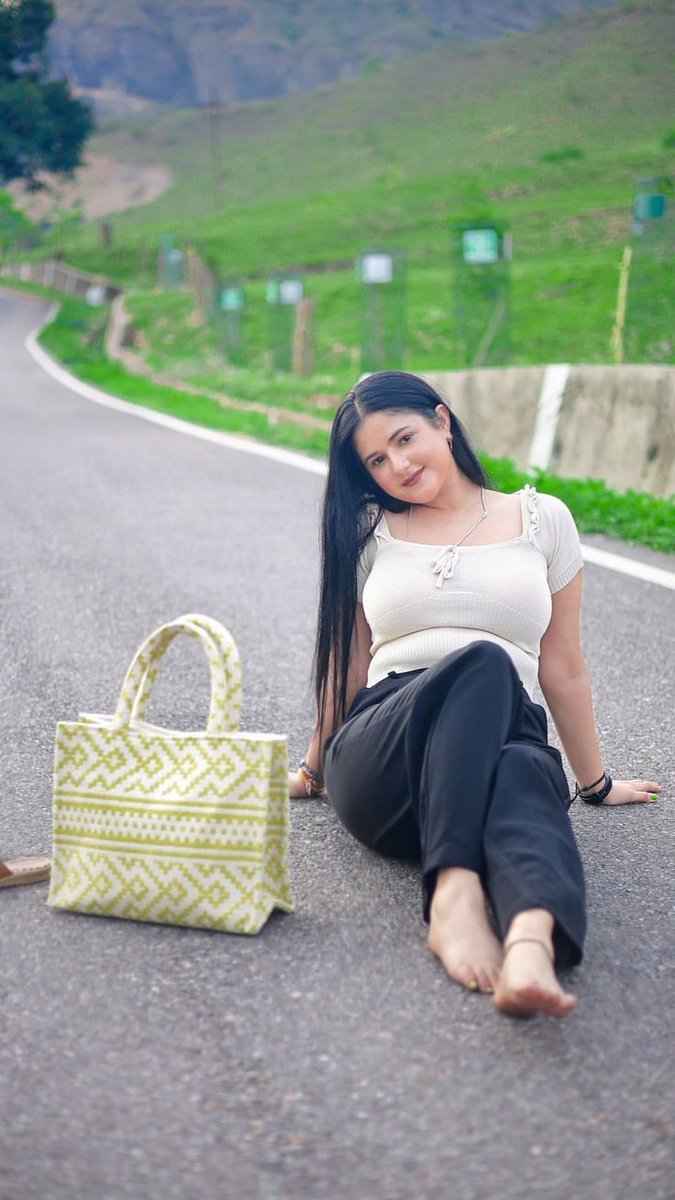 Good evening friends 💟
. 
. 
. 
. 
. 
. 
. 
राधे-राधे🕉
#LYKN