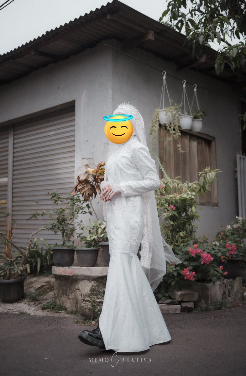hi👋🏻 yang cari baju untuk intimate wedding, boleh dipinang ni bajuku. dipake cuma sekali aja pas acara, ukuran L dgn lingkar dada 98cm. aku lepas 250rb aja