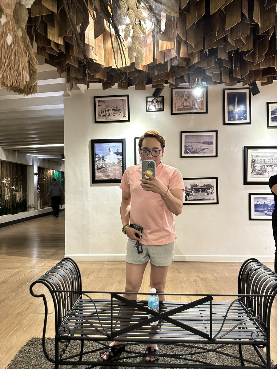 stefan0226's tweet photo. Hanap ng ka date sa Feb.14. Sino available? 😅 https://t.co/0UF4JbETtn