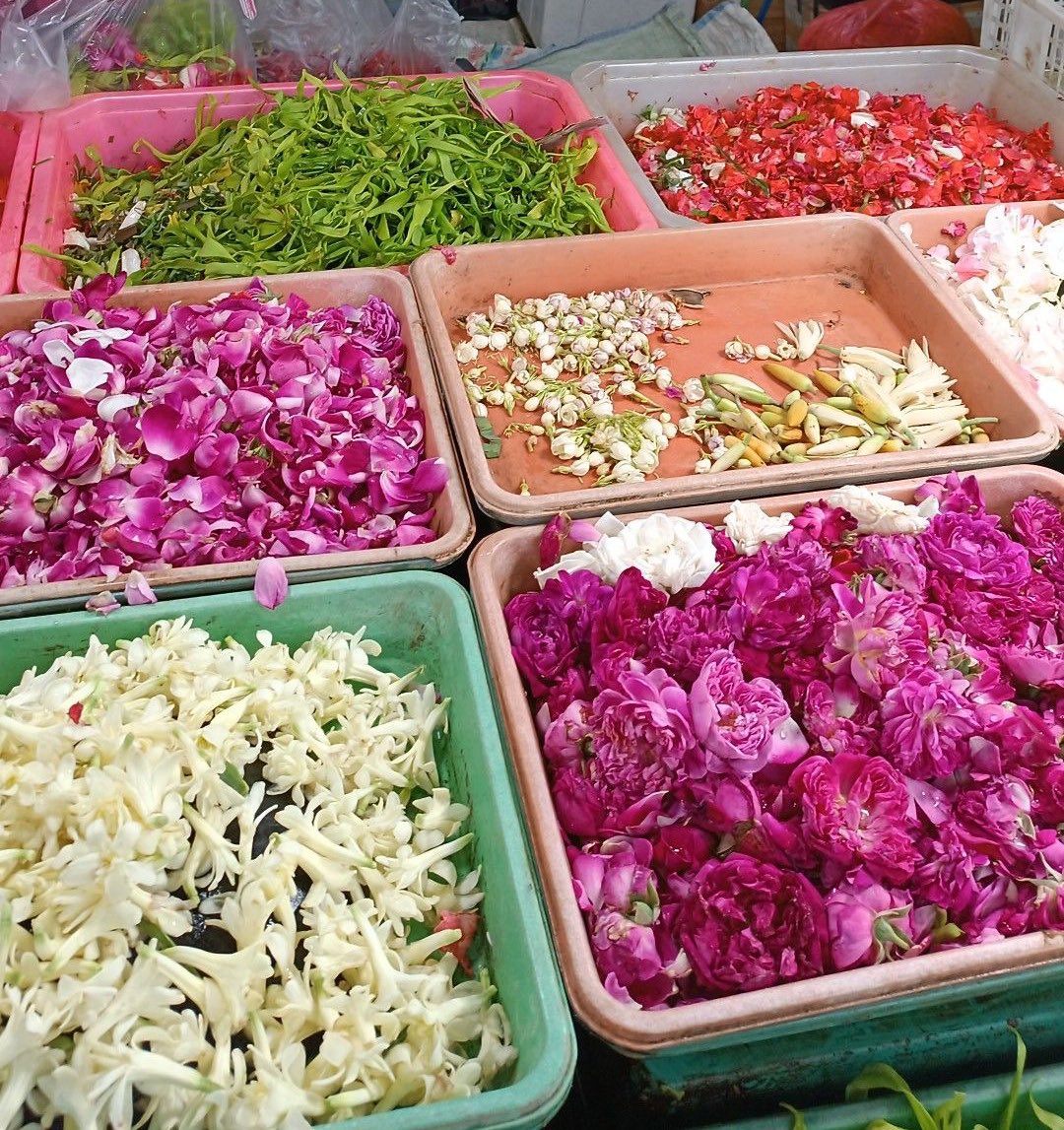 giornovv's tweet image. Belanja bunga dulu buat Valentine’s Day