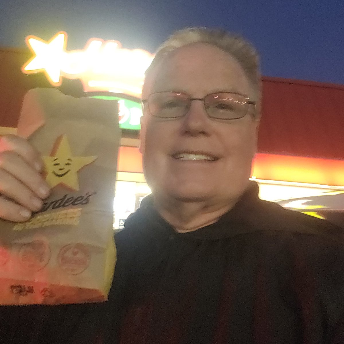 rsteved's tweet image. Doing my bit for @heatupstl by buying a sausage biscuit from @Hardees this morning. #riseandshine #heatupstl #Hardees