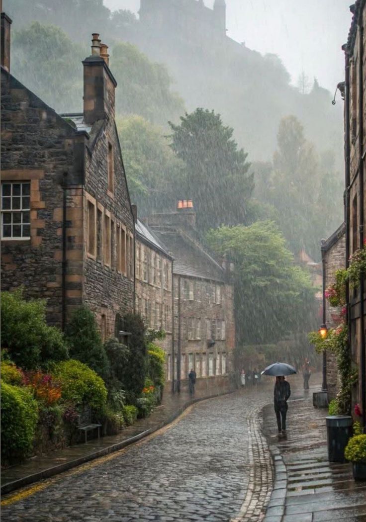 echoesofworld's tweet image. rainy edinburgh