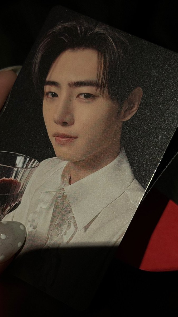 val ᡣ𐭩 tweet media