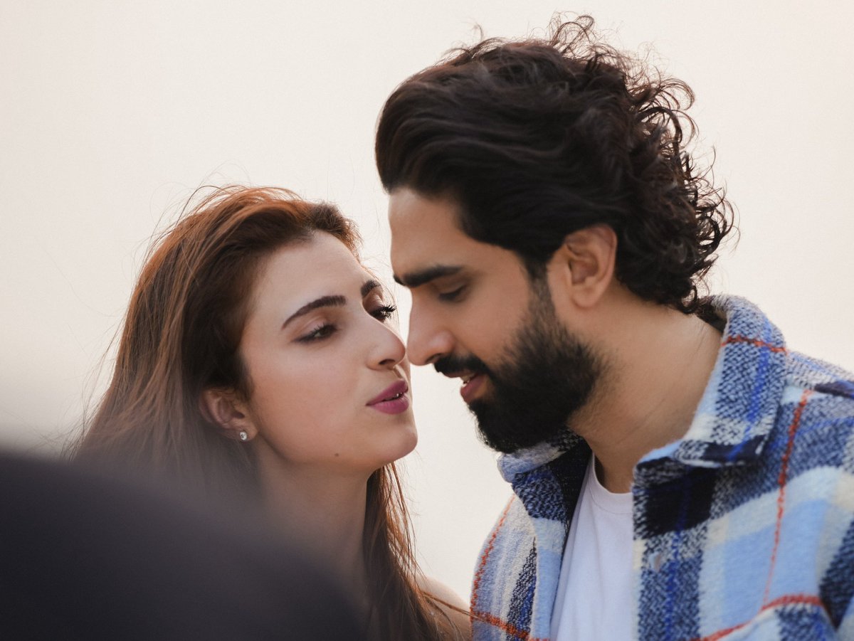 Hello #Amaalians !! Drop Best tagline in the comment section related to ...