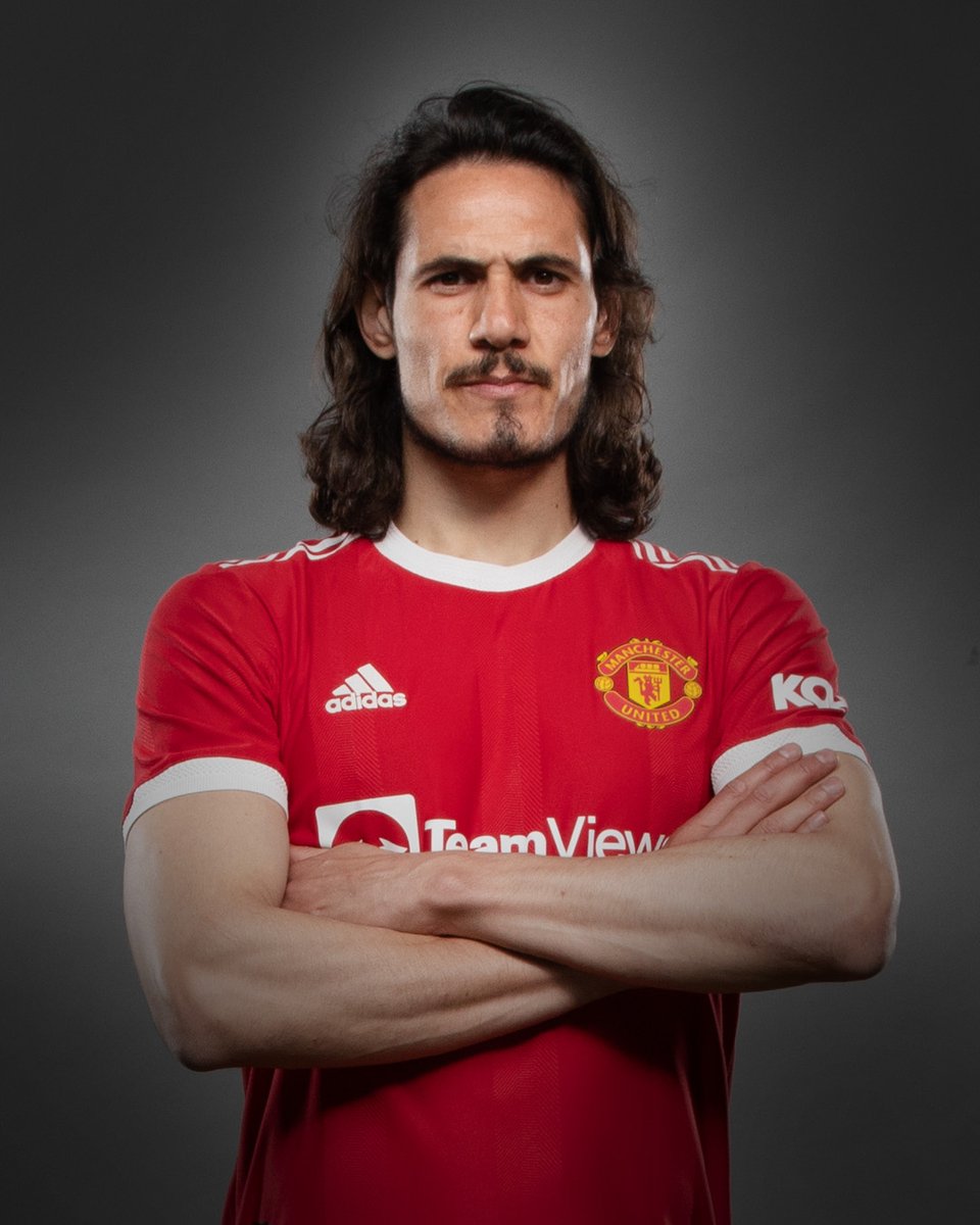 ManUtd's tweet image. It's Edi Cavani's birthday ❤️