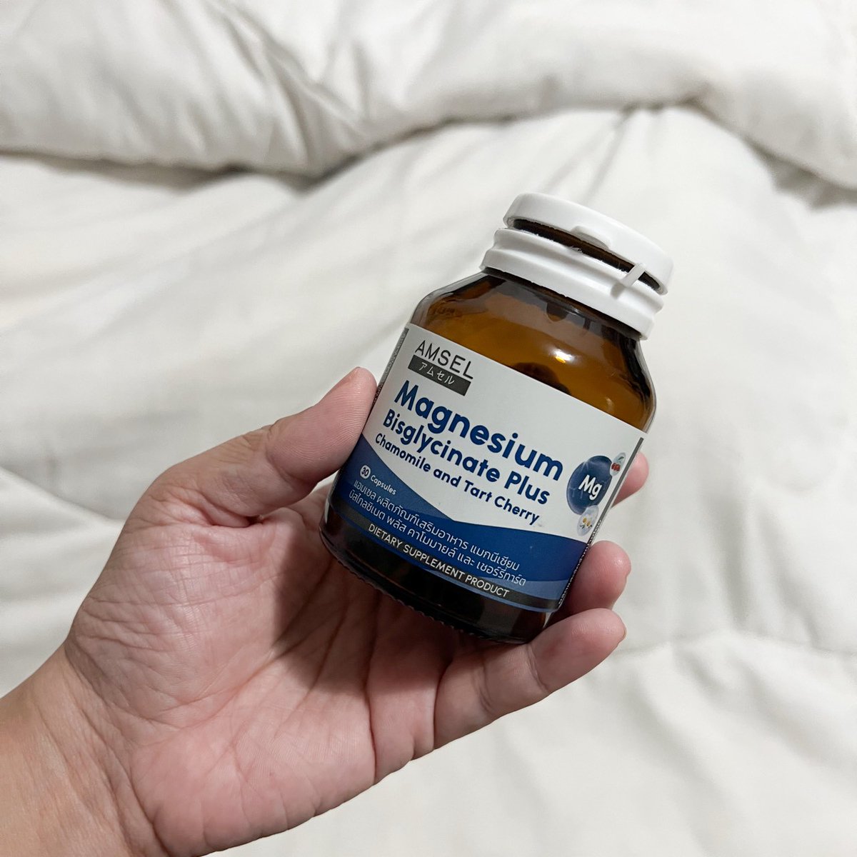 vivisummermode's tweet image. พอโตมาทำงานจริงๆ จะรู้เลยว่าของยากคือ “การนอนดีๆ” นอนนานแต่ตื่นมายังง่วง เพราะหลับไม่ลึก เลยหาตัวช่วยเป็น Amsel Magnesium กินวันละ 1 แคปซูลพร้อมอาหาร หลับสบายขึ้น ตื่นมาสดใส มีแรงทำงาน ใครนอนไม่ดี แนะนำเลย

#นอนไม่หลับ #หลับลึก #Magnesium #Amsel #แมกนีเซียม #SleepBetter #วัยทำงาน