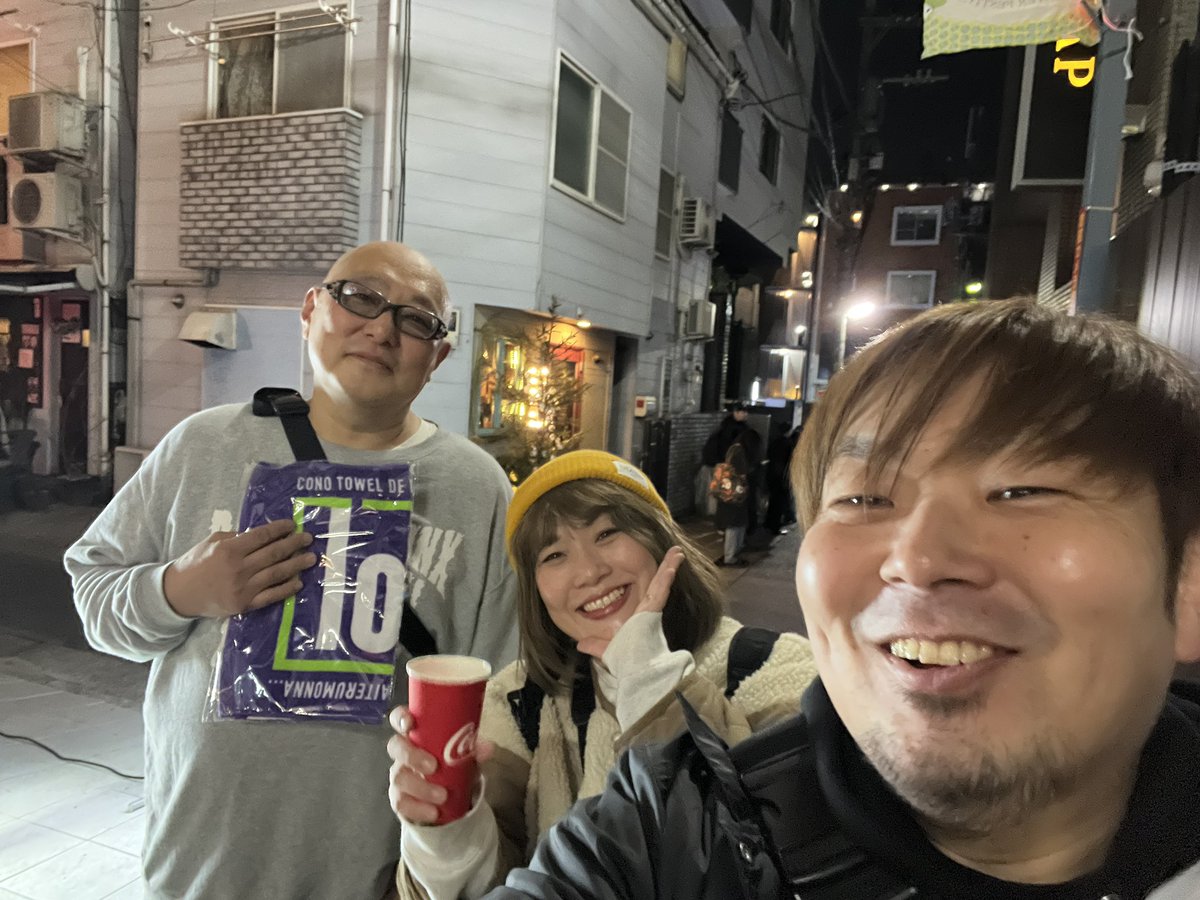 フルスロで楽しむとTシャツがタンクトップになるらしい🤔

てかこんな素敵な2マンを腰まわりのトラブルで大人見😢

逃げずに健康体取り戻そう！

locofrank
STOMPIN'BIRD
下北沢シェルター