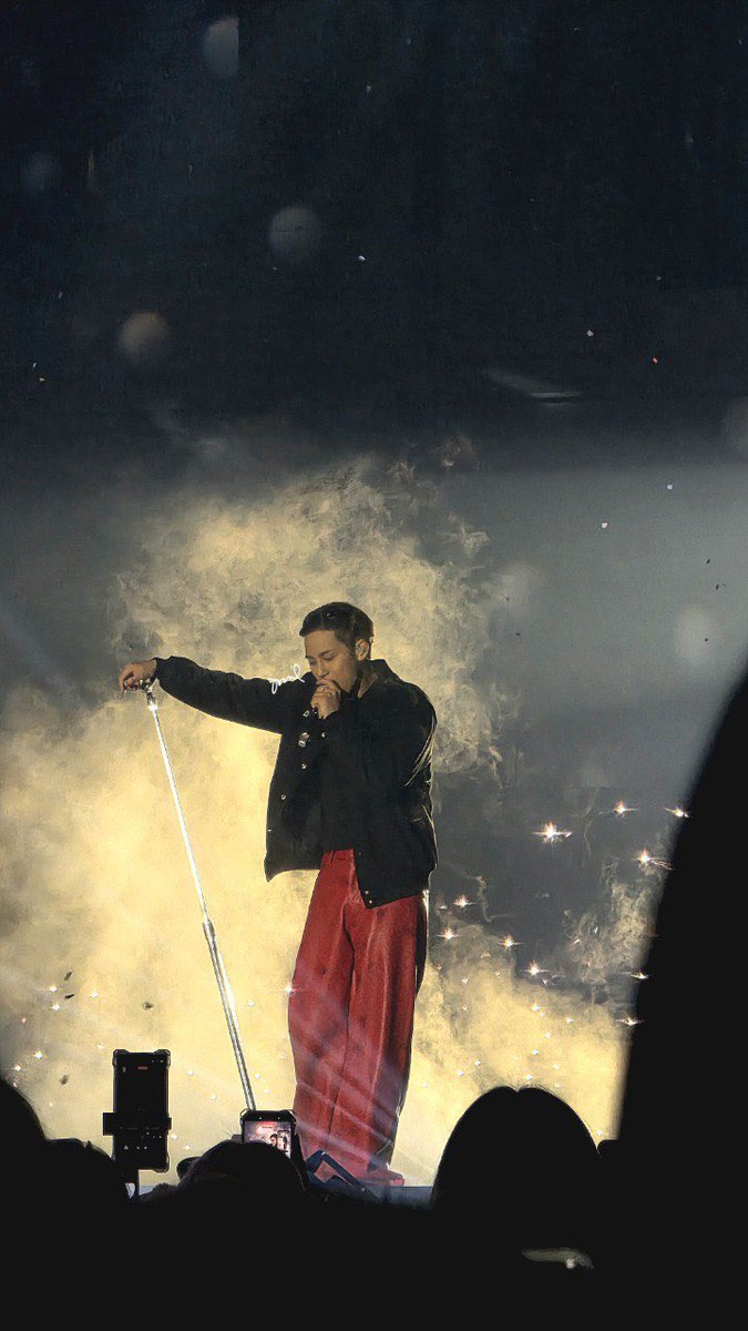 the smoke was a paid actor!!!!