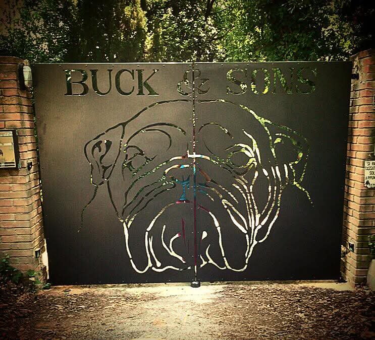 RayHotchin's tweet photo. #englishbulldog ❤️ https://t.co/x0B0qHTrcZ