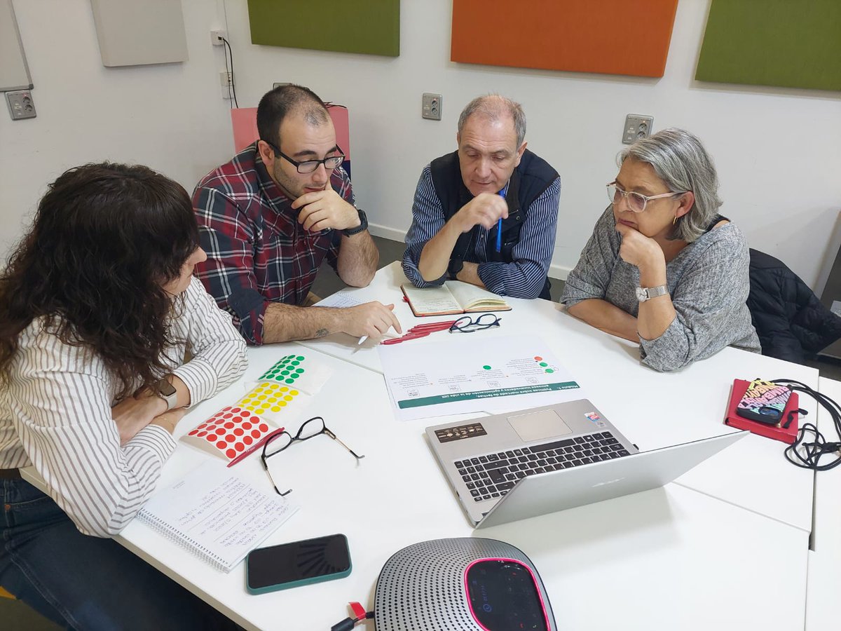vlcinnovation's tweet photo. TALLER | Los participantes (representantes de entidades de la ciudad) del taller sobre #PolíticasPúblicas y desperdicio alimentario han trabajado sobre el abordaje de este problema y en soluciones reales a poner en marcha en #València. @ToNoWaste @AjuntamentVLC @liligargar https://t.co/43ogSK2y6q