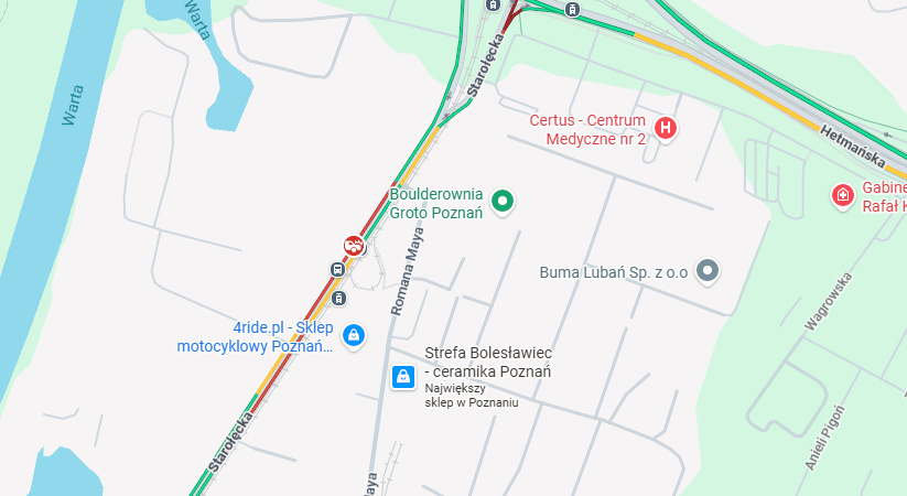 #Poznań kolizja na Starołęckiej - auto na torowisku.
