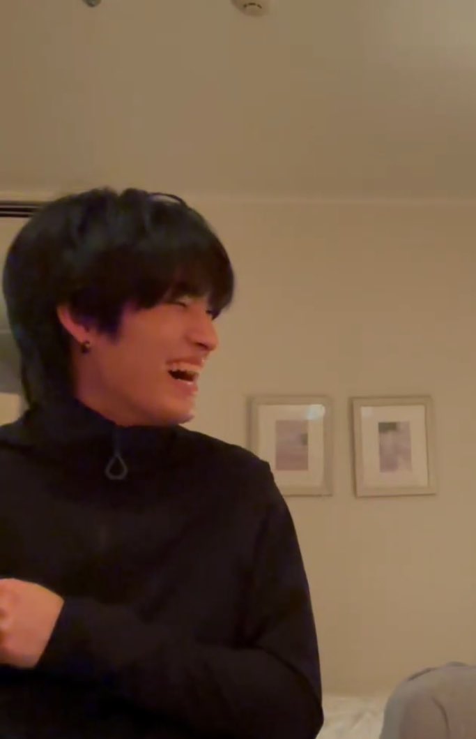 오늘의 명언: 웃을때 함 봐바요... 진짜 웃을 때 난 눈 다 없어져