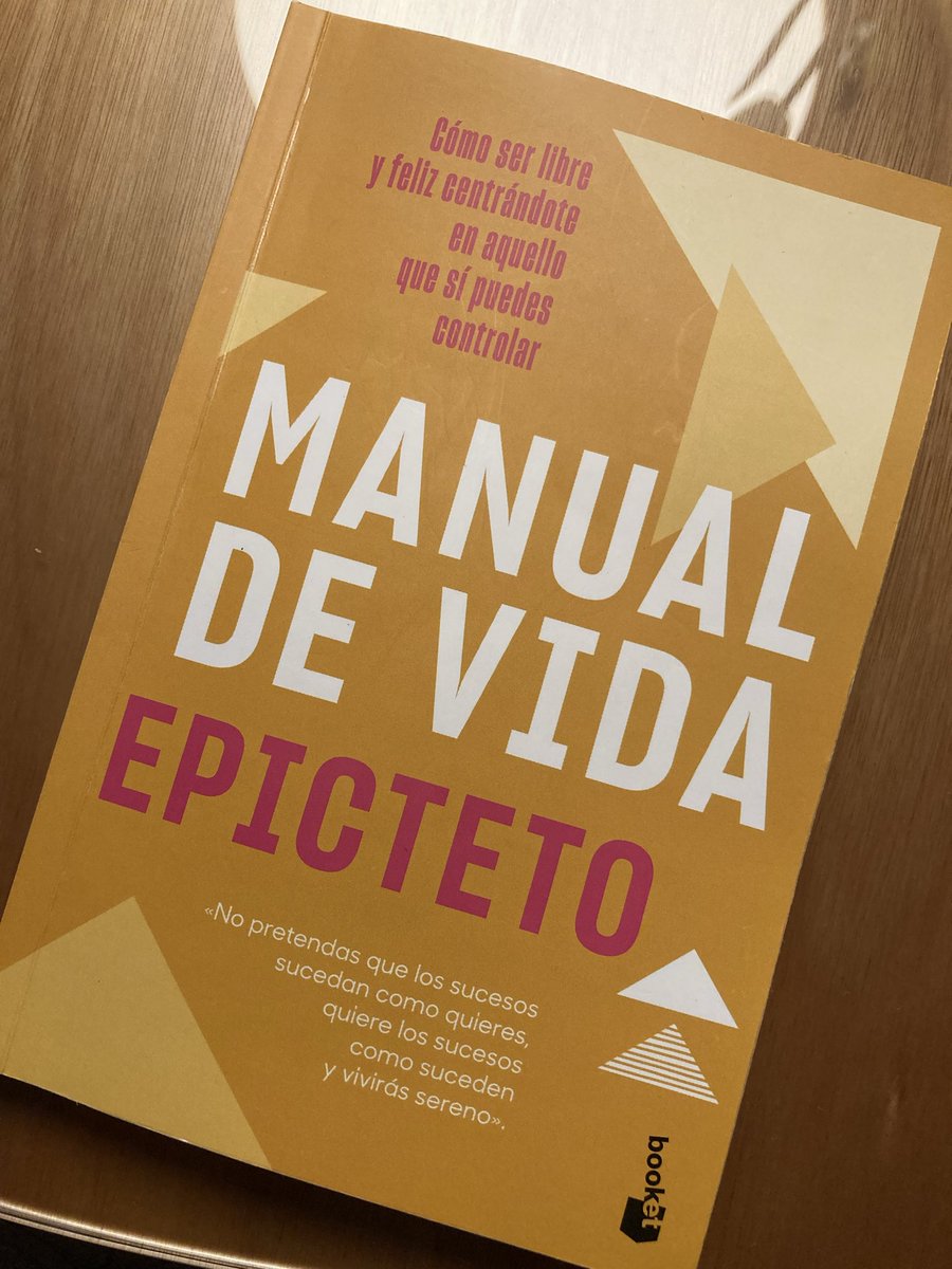 “No pretendas que los sucesos sucedan como quieres, quiere los sucesos como suceden y vivirás sereno.” A través de Arriamo, sabemos cómo pensaba y veía la vida Epicteto.
