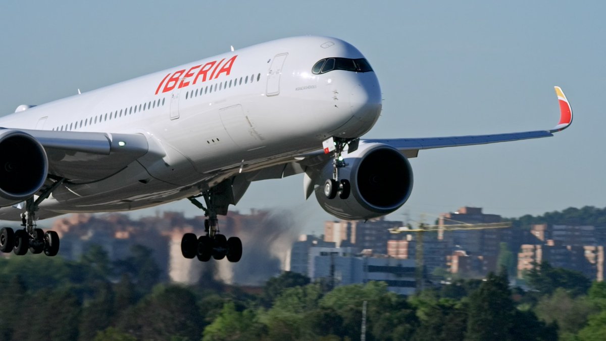 Iberia: Argentina con 23 frecuencias semanales lidera el nuevo récord de la aerolínea en América Latina. La info aviacionenargentina.com.ar/iberia-argenti… <a href="/Iberia/">Iberia</a>
<a href="/CuyoNoticias/">CuyoNoticias</a> <a href="/VadeAviones/">VaDeAviones.com ✈️ 🇪🇸</a> <a href="/AleRamosTN/">Alejandro Ramos</a> <a href="/diariouno/">Diario UNO Mendoza</a> <a href="/IATA/">IATA</a>
