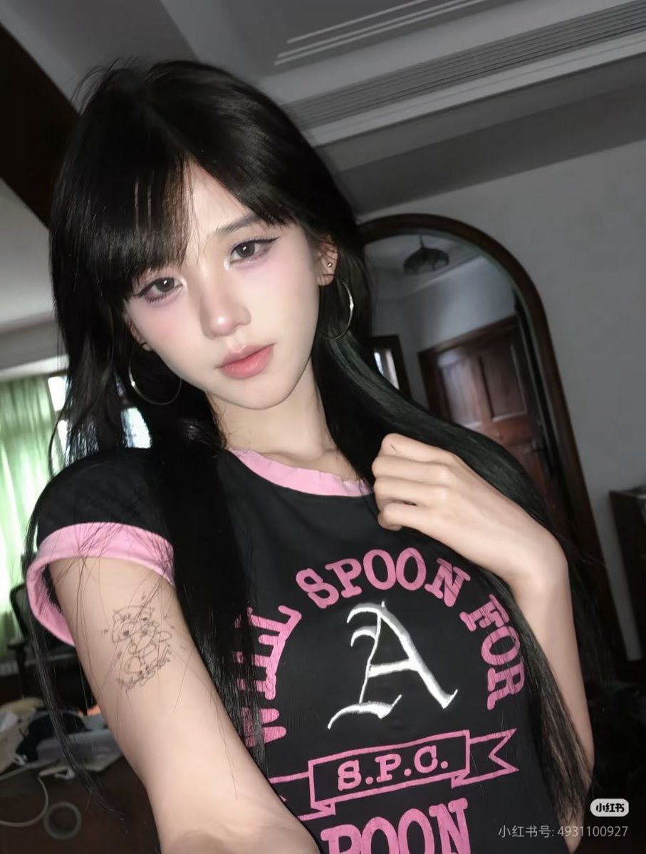 小爱-AI脱衣一键去除 tweet media