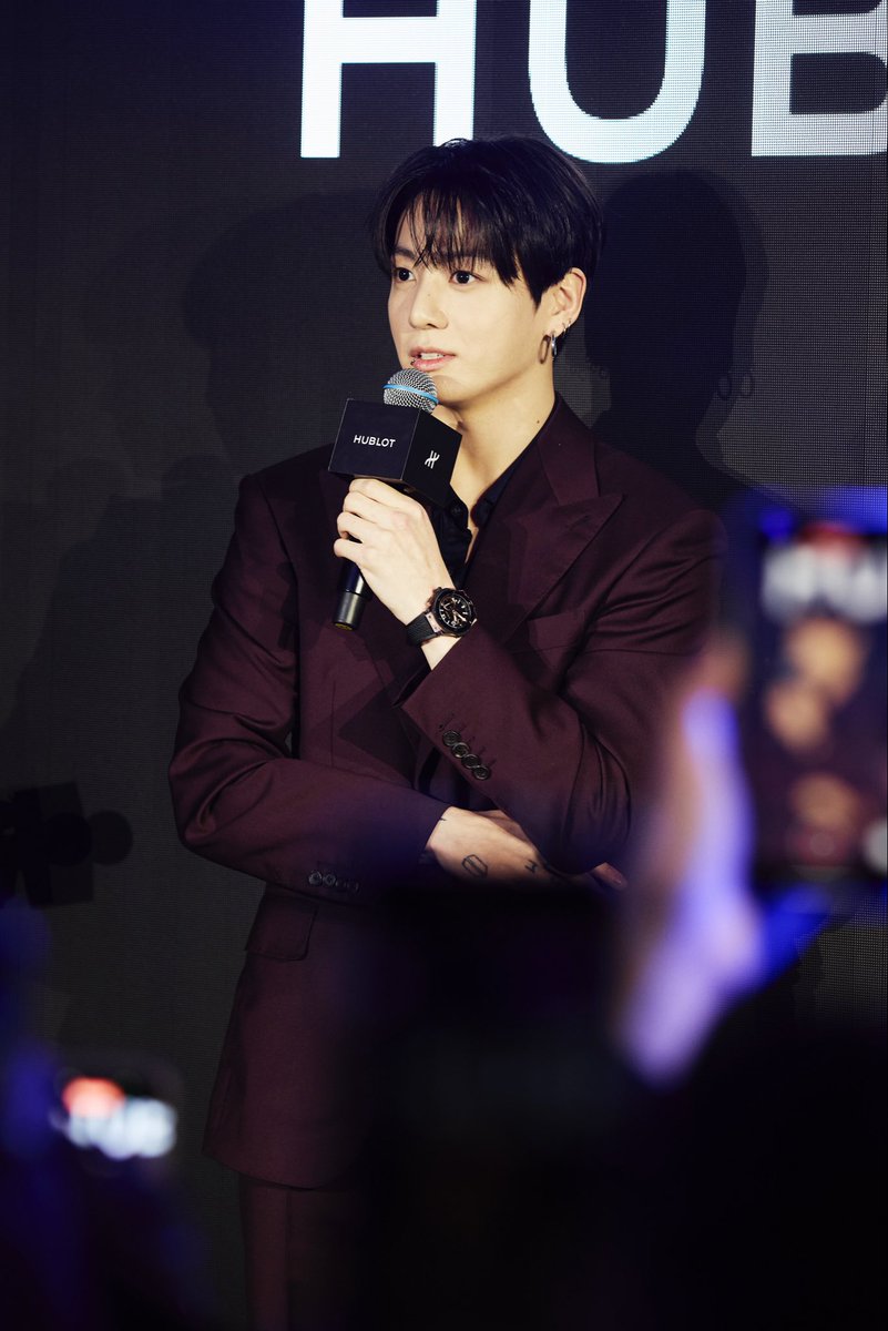 MTVUK's tweet image. Jungkook looking breathtaking at the Hublot Global Ambassador Announcement Event in Seoul ✨ that’s a global icon right there! 
#Jungkook #JUNGKOOKForHUBLOT