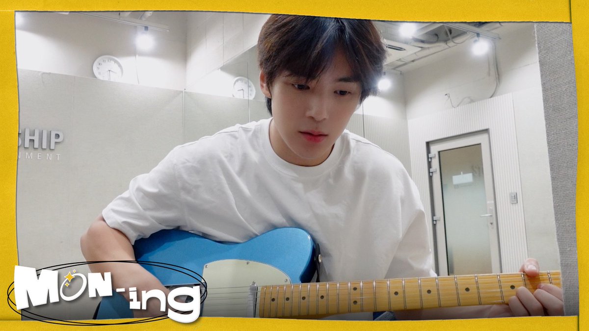🎥
#몬스타엑스 #MONing
콘서트 솔로곡 기타🎸 연습하는 중 | V-log

#민혁 #MINHYUK 
#MONSTAX #MONSTA_X

▶ youtu.be/DcXlsbO550E