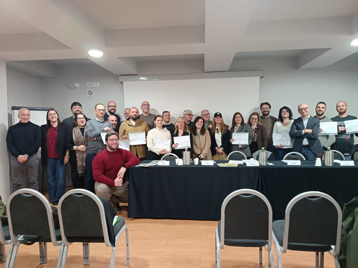 Workshop <a href="/PugliaIal/">IALPuglia</a> "Si-Cura-Mente", il segr reg #CislPuglia Castrignanò: l'alta richiesta di adesione ai nostri corsi su #sicurezza indicano non solo sensibilità al tema, ma la conferma che la #Cisl valorizza e promuove le competenze per dare risposte e costruire professionalità