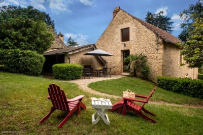 longletsfrance's tweet photo. Le Bois du Petit Manoir, 7 kms South of #Sarlat, #Dordogne, Nouvelle-Aquitaine 
Peaceful, spacious and bright stone cottage for 2 to 4 guests in a converted barn with a large, secluded private garden. Long letting period: Oct-April
https://t.co/jiQZ1bPmQo
#LongTermRentalsDordogne https://t.co/P43QXJ7QiL