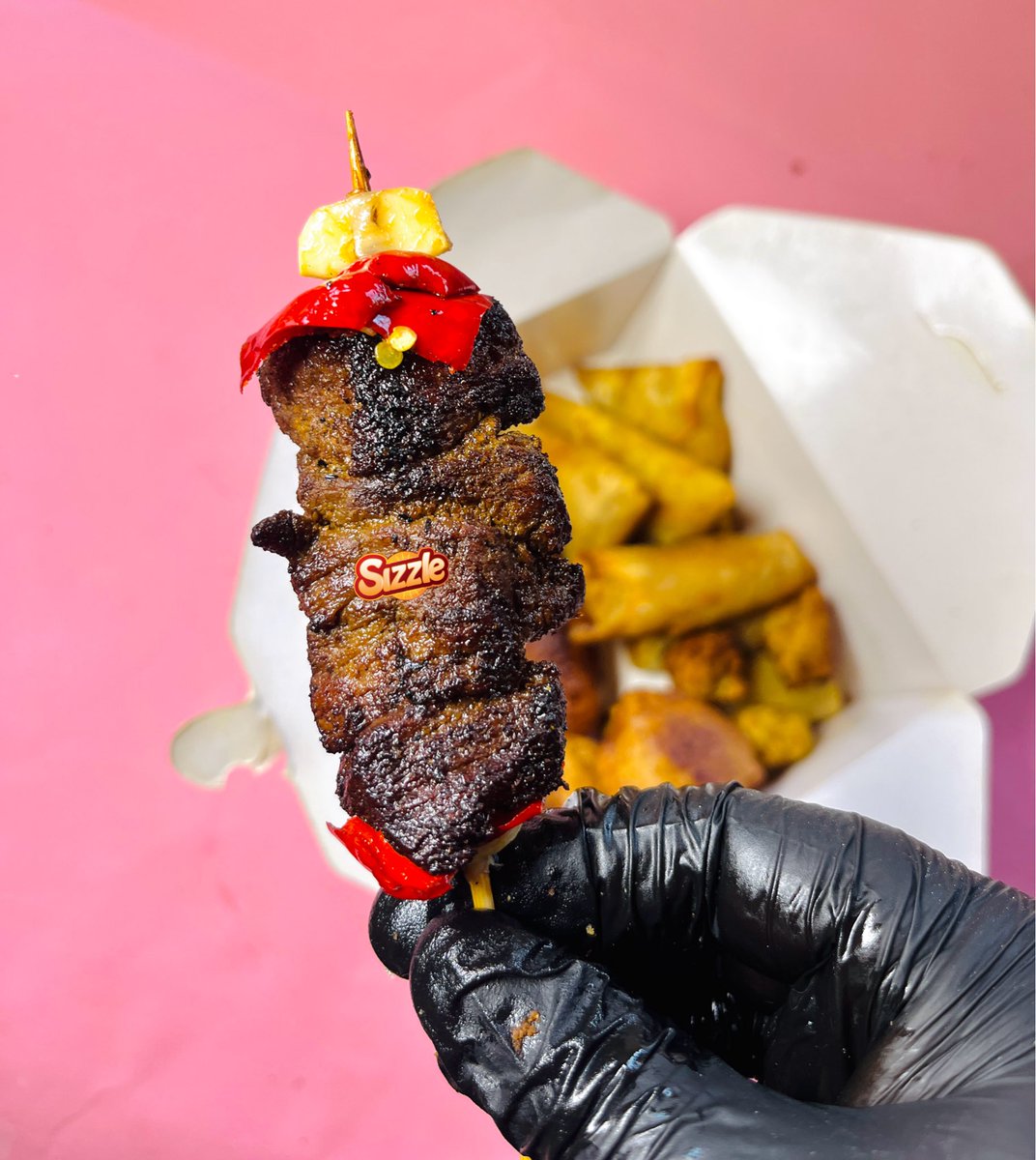 Sizzle_chow's tweet photo. Our beef kebab is added to our small chops platter, it compliments the taste of our small chops with its unique and flavorful goodness. 

Have you had our beef kebab before? If No, you have been missing a lot!!
If yes, you need to have a taste again!!!🫢
#oautwitter #smallchops https://t.co/6BpeMJMWS6