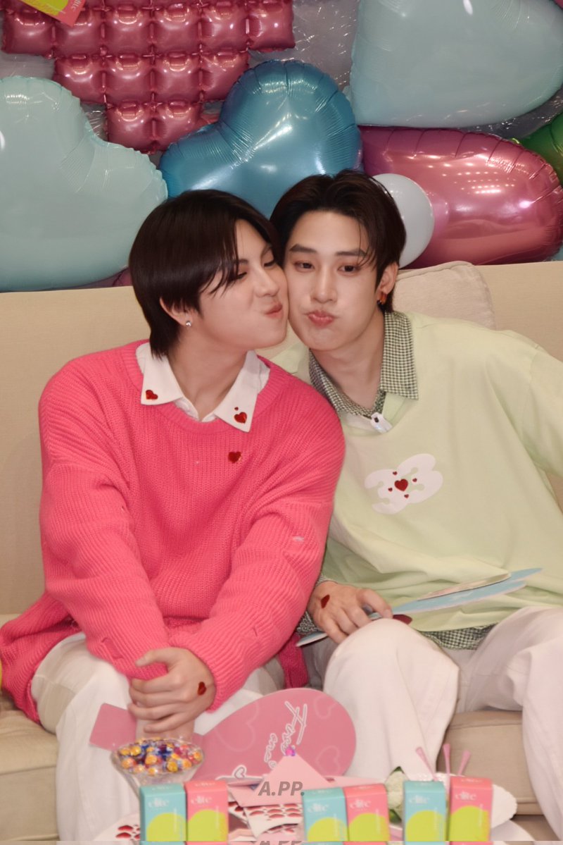 APLEPIEEEEE's tweet image. 😗😗
#EliteCareLivexTleFirstone
#TLE_mtm #Firstone 
#TleFirstone #เติ้ลเฟิร์สวัน ♡