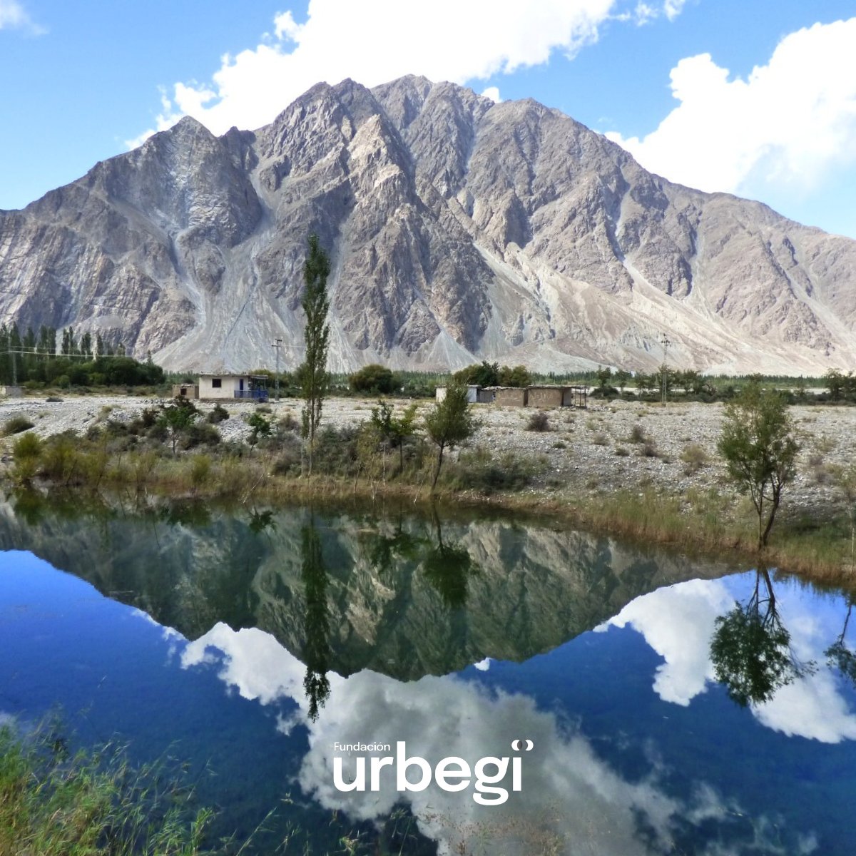 GrupoUrbegi's tweet photo. 🎬 17/03/26 Desafío Karakórum

En otoño #FundaciónUrbegi estuvo en Saling (Pakistán), pueblo natal de Ishaq Akhond, Premio Lo Imposible 24, impulsando una acción de impacto social. De ahí nace esta película. 

Inscríbete para venir al estreno:
👉 https://t.co/CIpkASvORk

#Urbegi https://t.co/pHddI1XSGs