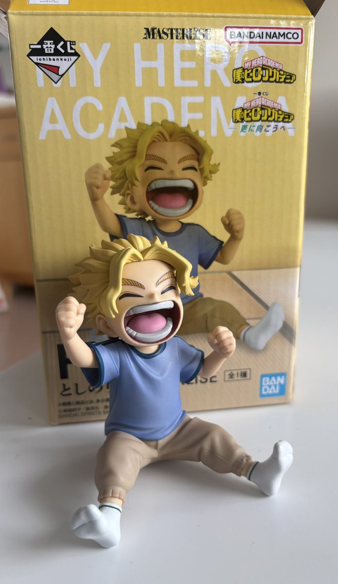 HES SO CUTEEE 🥹🥹🥹
I’m so glad I finally got hands on some all might merch 🥹🥹💙