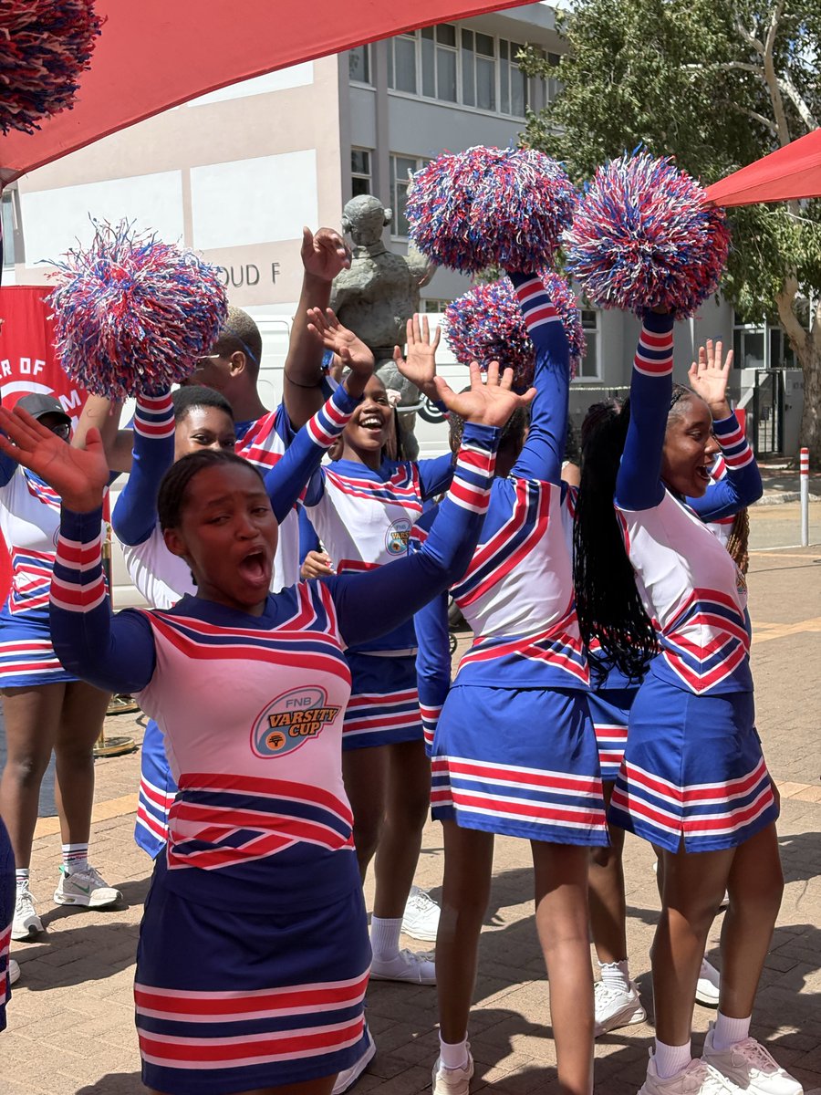 5FM's tweet image. Epic vibes wrapped up in these amazing moments. Thank you for tuning in to #5Lunch as they came to you live from University of the Free State. Massive shout out to Standard Bank - South Africa for the coolest activation full of cool activities and prizes. 

#OWeek Ampli5ed by 5!