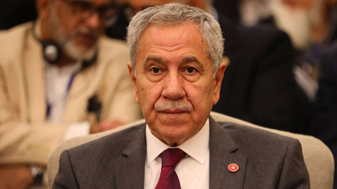 🔴 Bülent Arınç: Dindarlık herkesin kaçtığı bir noktaya geldi. Takkeli takkesiz şarlatanların yalanları yüzünden millet Müslümanlığı bıraktı, başörtüsünü, namazı terk ediyor
t24.com.tr/haber/bulent-a…