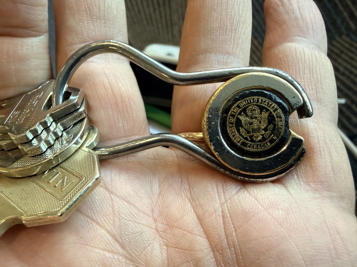 Christopher Landau tweet media