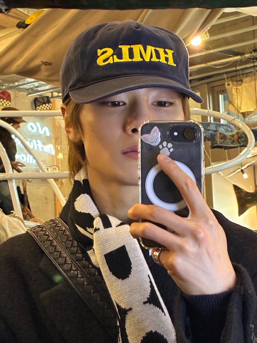 jeongin instagram update: ☀