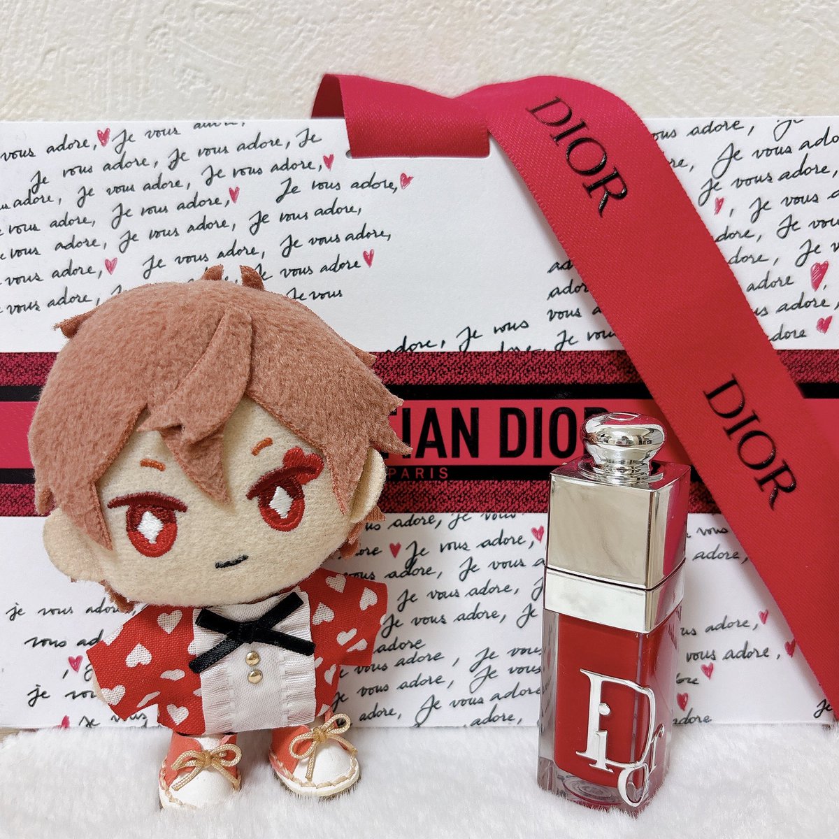 明日はバレンタインということで、っぽいお写真を❤️🤍