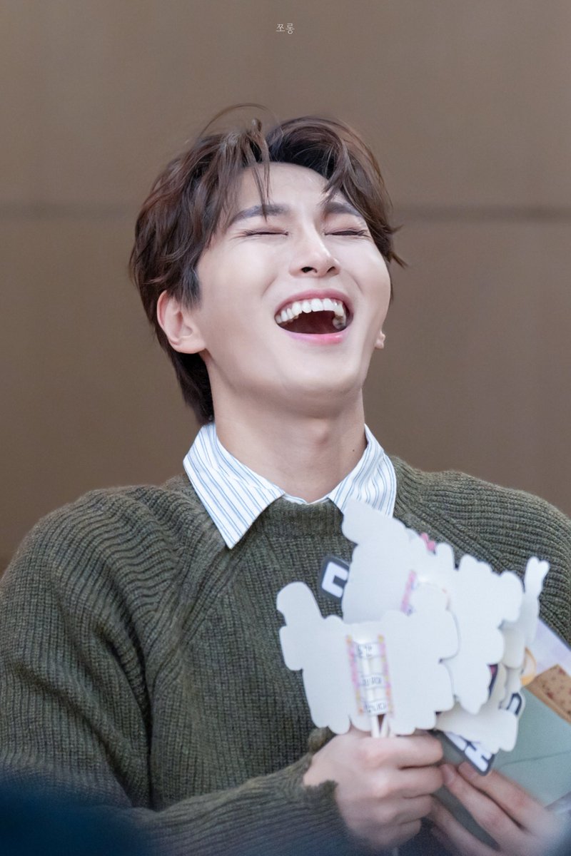 쪼롱ఌ tweet media