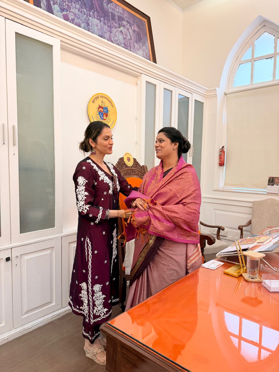 Isha Koppikar tweet media