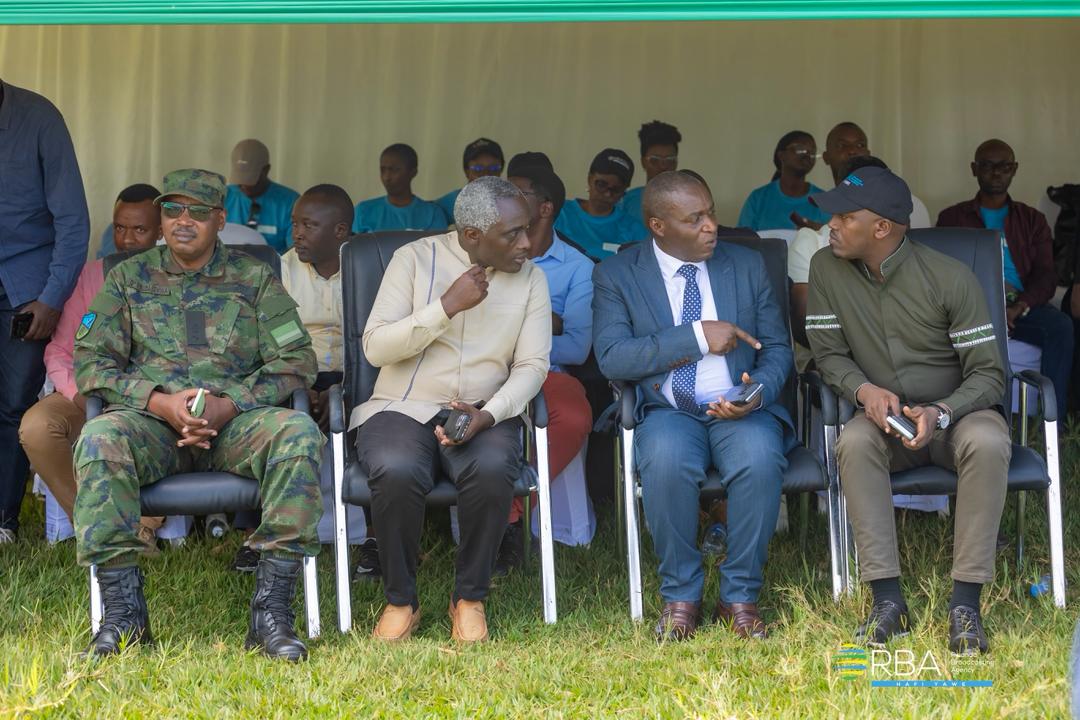 📸AMAFOTO📸 Umuyobozi Mukuru wa RBA, Cléophas Barore n'Umuyobozi w ...