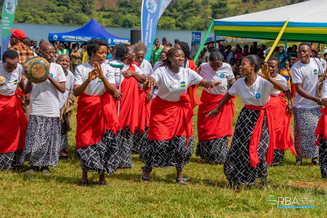 📸AMAFOTO📸 Umuyobozi Mukuru wa RBA, Cléophas Barore n'Umuyobozi w ...